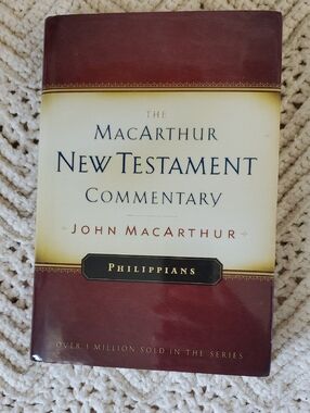 The MacArthur New Testament Commentary John MacAryhur Philippians Book.